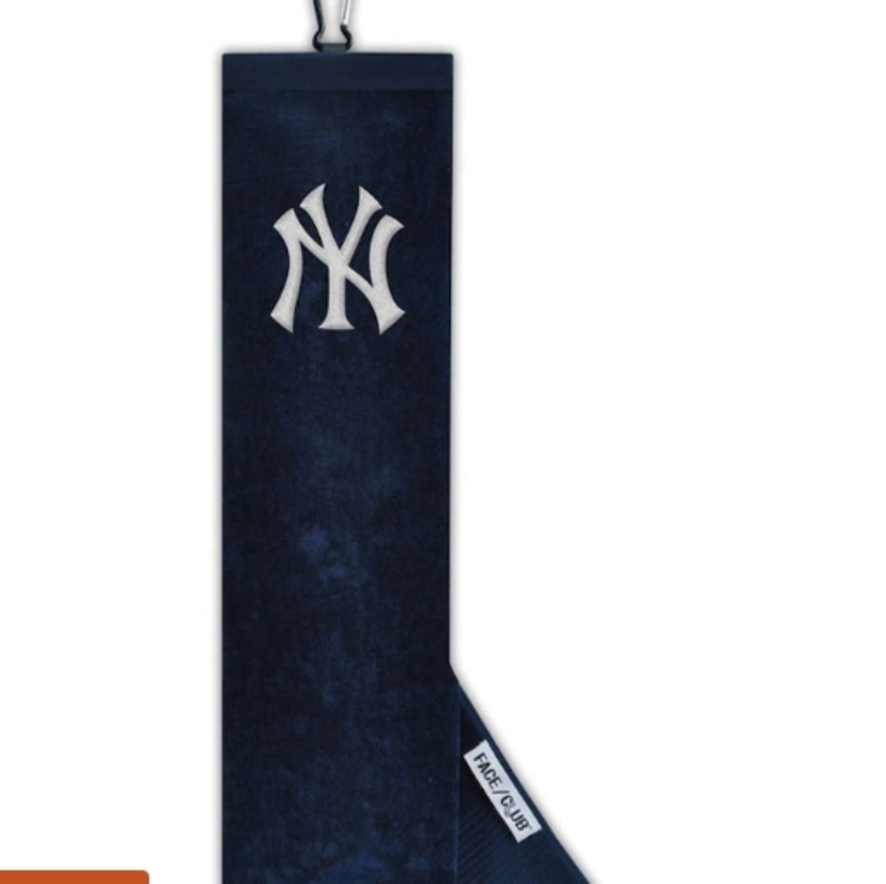 New York Yankees 16" x 24" Face & Club Tri-Fold Towel